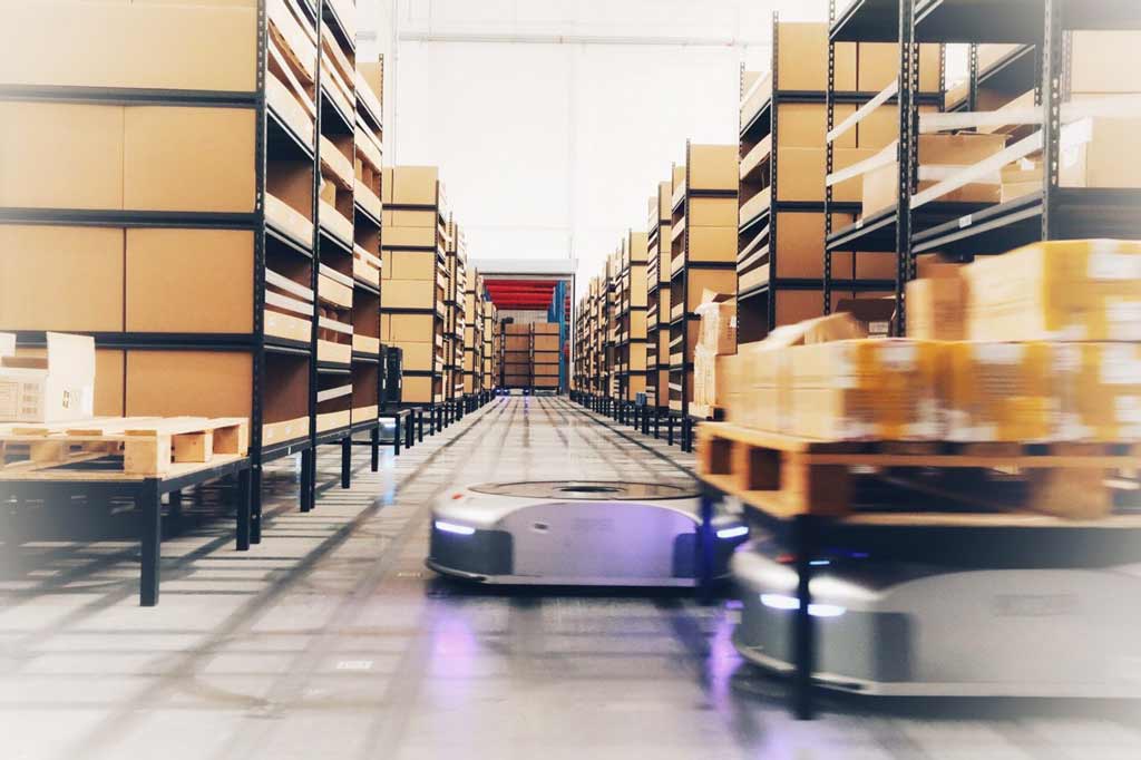 Geek Plus robots move shelves in a warehouse