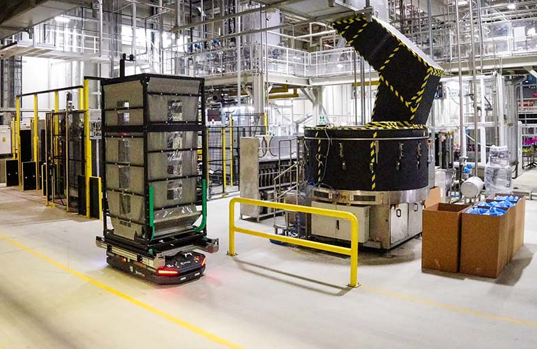 Milvus SEIT500 robot carries product around Unilever factory